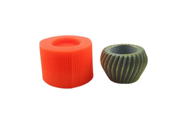 Spiral Çizgi Motifli Beton Saksı Silikon Kalıp B-51